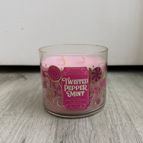 Bath & Body Works Other - Bath & Body Works Twisted Peppermint Candle